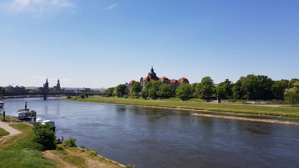 An der Elbe soll ein Flusswasserwerk gebaut werden, für insgesamt 300 Millionen Euro. An der Elbe soll ein Flusswasserwerk gebaut werden, für insgesamt 300 Millionen Euro.