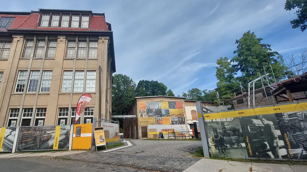 Eingang zur Tuchfabrik Gebr. Pfau