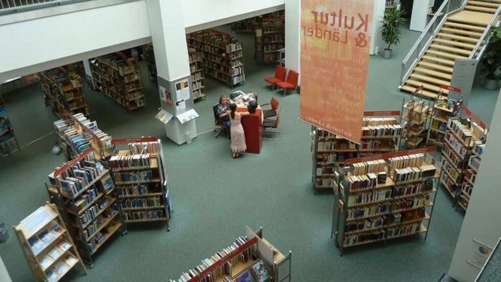 Vom 16. Oktober bis 30. Oktober lädt die Stadtbibliothek im Tietz unter dem Titel „Universum Bibliothek“ zu einem abwechslungsreichen Programm ein.