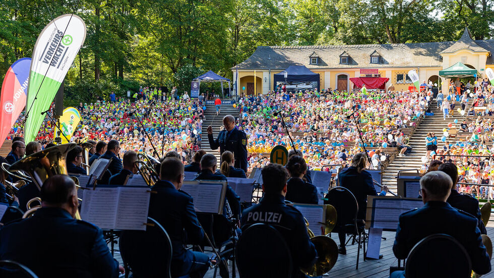 Tausende Kids feierten am Mittwochvormittag großes Zuckertütenfest. 
