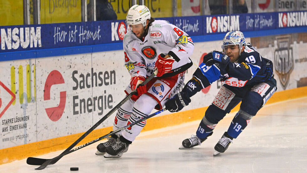 Dominic Walsh im Zweikampf...