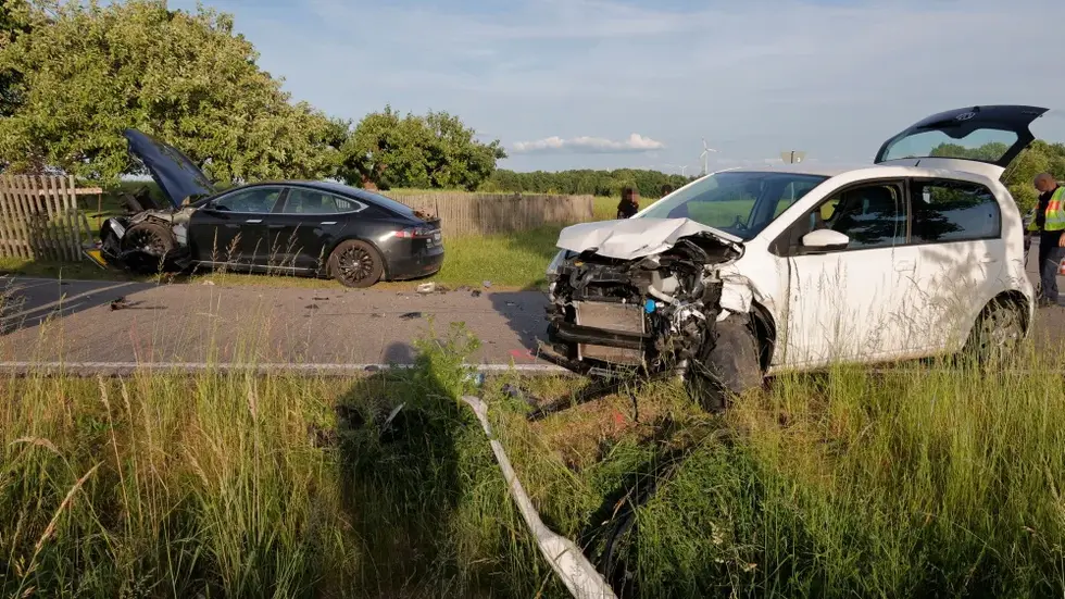Im Einsatz waren Polizei, Rettungskräfte und die Feuerwehr Taura. Im Einsatz waren Polizei, Rettungskräfte und die Feuerwehr Taura.