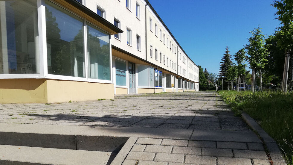 Leere Ladenzeile in Hagenwerder