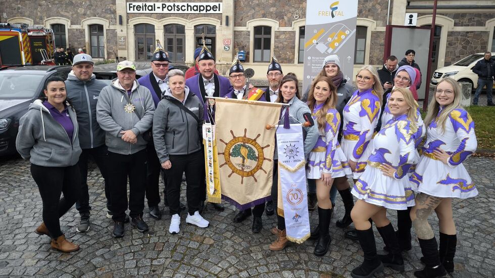 Auch die Karnevalisten vom Faschingsverein Hainsberg haben die Schlüsselgewalt übernommen und sind bereit für die neue Saison Auch die Karnevalisten vom Faschingsverein Hainsberg haben die Schlüsselgewalt übernommen und sind bereit für die neue Saison