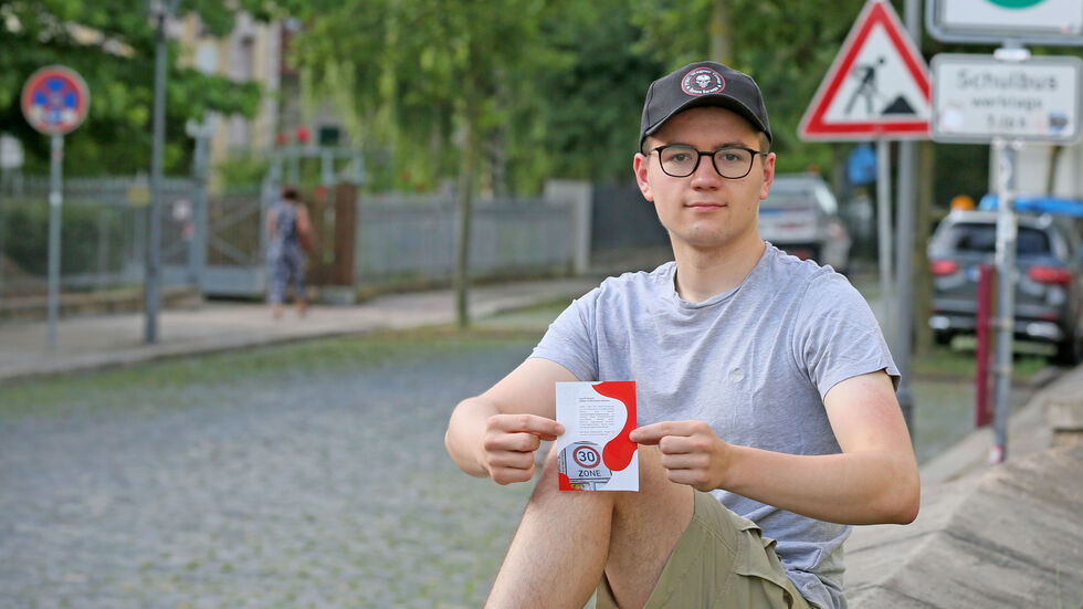 Mika Porzig ist für die Einführung einer Tempo-30-Zone auf der Lindenstraße in Crimmitschau Mika Porzig ist für die Einführung einer Tempo-30-Zone auf der Lindenstraße in Crimmitschau