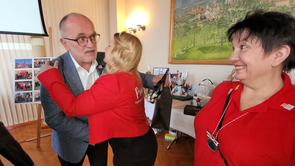 Auch die Karnevalisten kamen zum Abschied. Auch die Karnevalisten kamen zum Abschied.