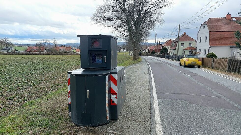 Der Blitzer vor wenigen Wochen - intakt und unversehrt