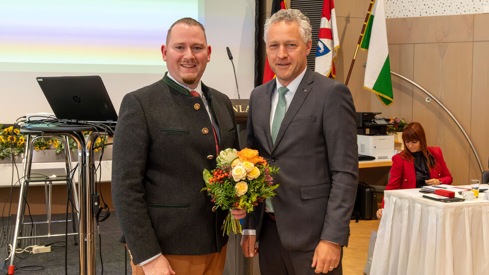 Falk Stier und Landrat Carsten Michaelis nach der Wahl
