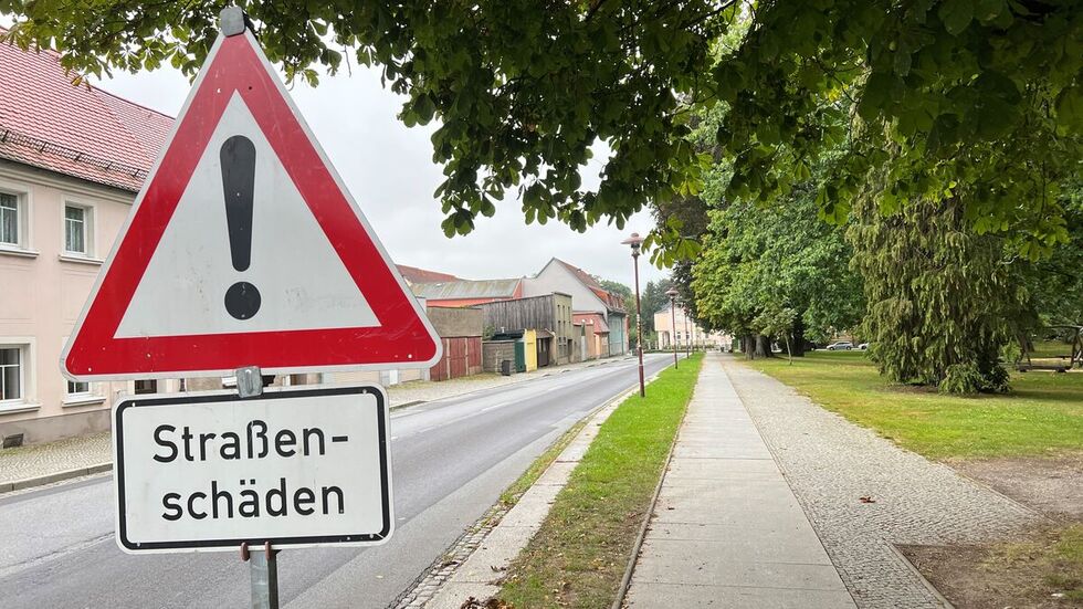 So ruhig ist es an der S111 selten. Die Staatsstraße am Lutherpark zählt zu einen der stark frequentiertesten Verkehrsachsen der Stadt in Richtung Dresden und Bautzen.