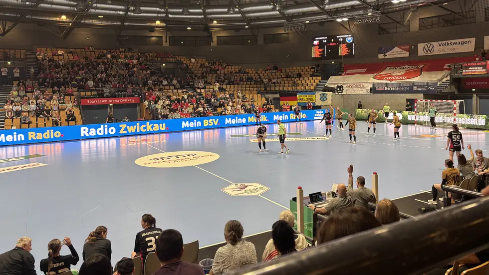 Der BSV Sachsen Zwickau konnte das Heimspiel gegen Buxtehude nicht gewinnen. Der BSV Sachsen Zwickau konnte das Heimspiel gegen Buxtehude nicht gewinnen.
