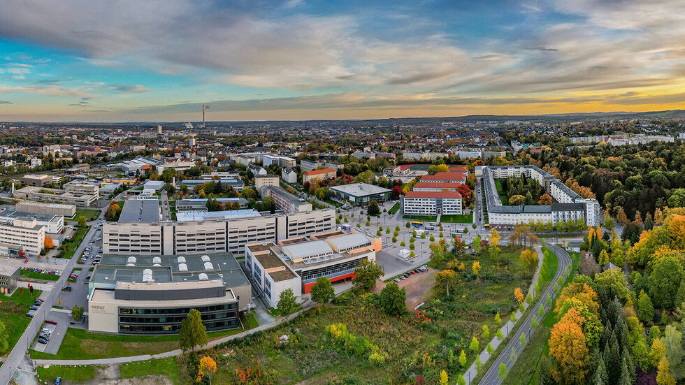 Blick auf den Campus der TU Chemnitz an der Reichenhainer Straße. Blick auf den Campus der TU Chemnitz an der Reichenhainer Straße.