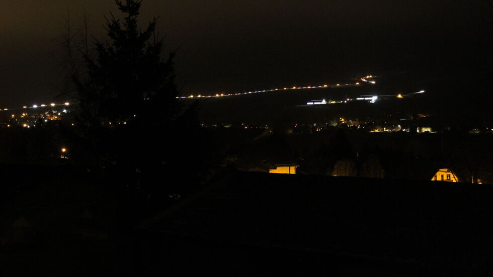 Bereits in den frühen Morgenstunden setzten sich von Olbernhau aus über 100 Fahrzeuge in Bewegung, sie Teil einer Sternfahrt Richtung Marienberg. Die Lichter der Treckerkolonne auf der neuen Schänke waren weithin zu sehen. Bereits in den frühen Morgenstunden setzten sich von Olbernhau aus über 100 Fahrzeuge in Bewegung, sie Teil einer Sternfahrt Richtung Marienberg. Die Lichter der Treckerkolonne auf der neuen Schänke waren weithin zu sehen.