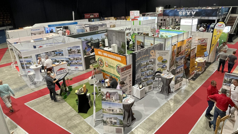 Ein Blick auf die Ausstellungsfläche in der Stadthalle. 