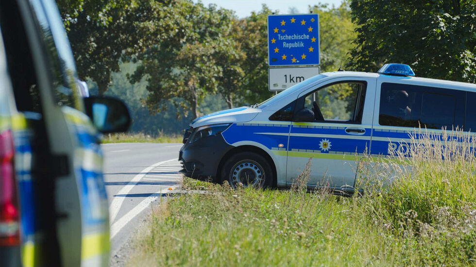 Die Bundespolizei erwischte eine Italienerin mit falschen Dokumenten. (Symbolbild)