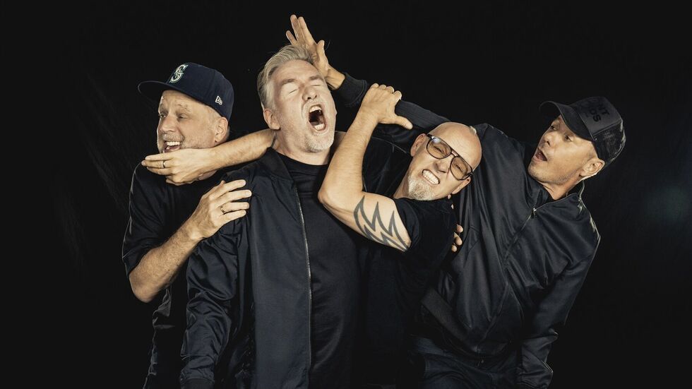 Smudo, Thomas D, Michi Beck und And.Ypsilon verabschieden sich von der Bühne. Smudo, Thomas D, Michi Beck und And.Ypsilon verabschieden sich von der Bühne.