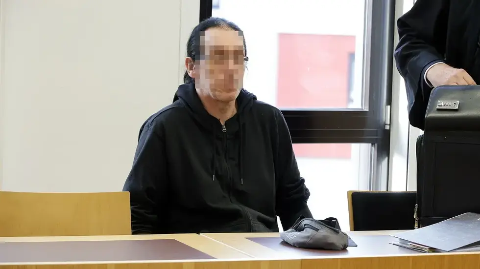 Das Gericht hatte den 63-Jährigen zu zwei Jahren Haft auf Bewährung und 300 Sozialstunden verurteilt.