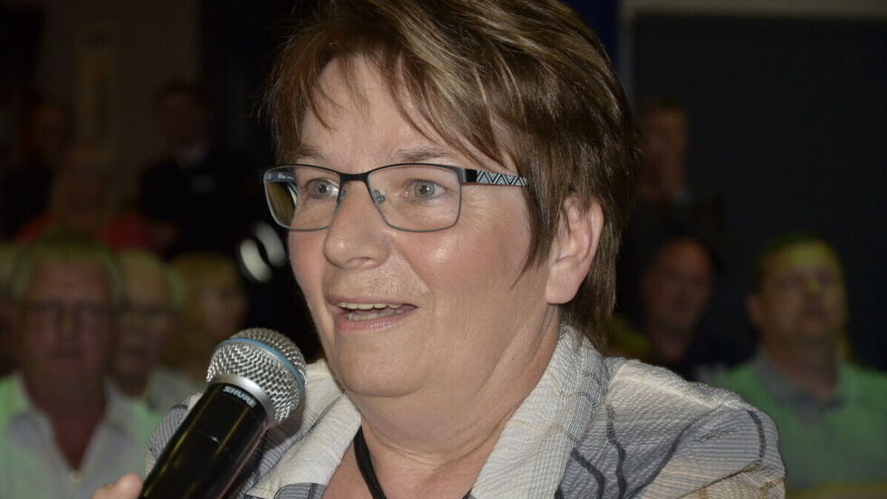 Die Seifhennersdorfer Bürgermeisterin Karin Berndt auf einem Forum in Niesky (Archivbild)