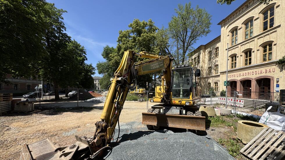 Diese Woche ging´s weiter mit dem Wegebau parallel zur Ringpromenade. Diese Woche ging´s weiter mit dem Wegebau parallel zur Ringpromenade.