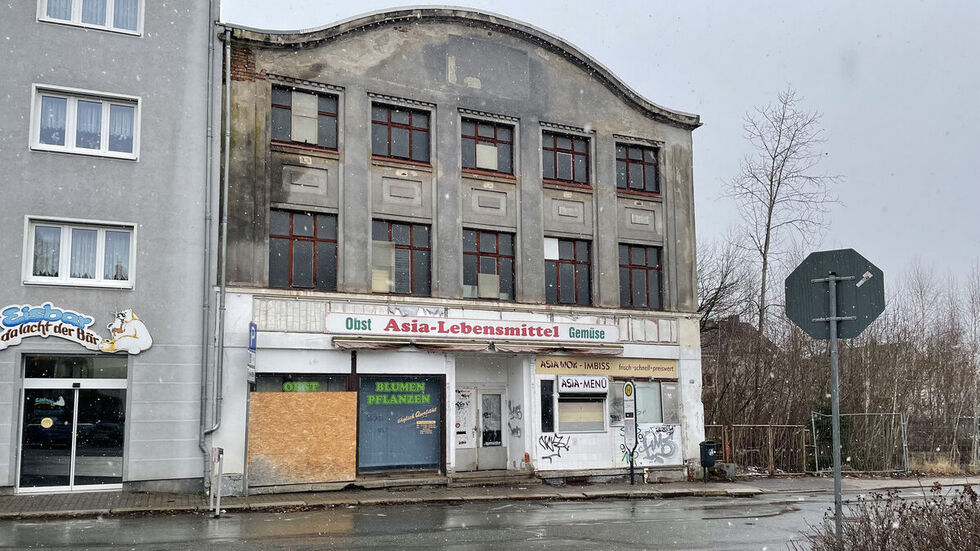 Das ehemalige Schocken-Kaufhaus am Planitzer Markt Das ehemalige Schocken-Kaufhaus am Planitzer Markt