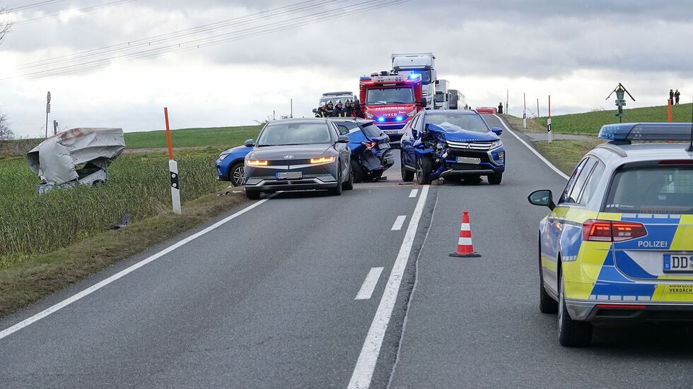 Der Unfall geschah zwischen Karsdorf und Rundteil Der Unfall geschah zwischen Karsdorf und Rundteil