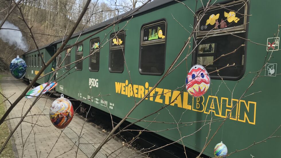 Die Weißeritztalbahn am Haltepunkt Spechtritz Die Weißeritztalbahn am Haltepunkt Spechtritz