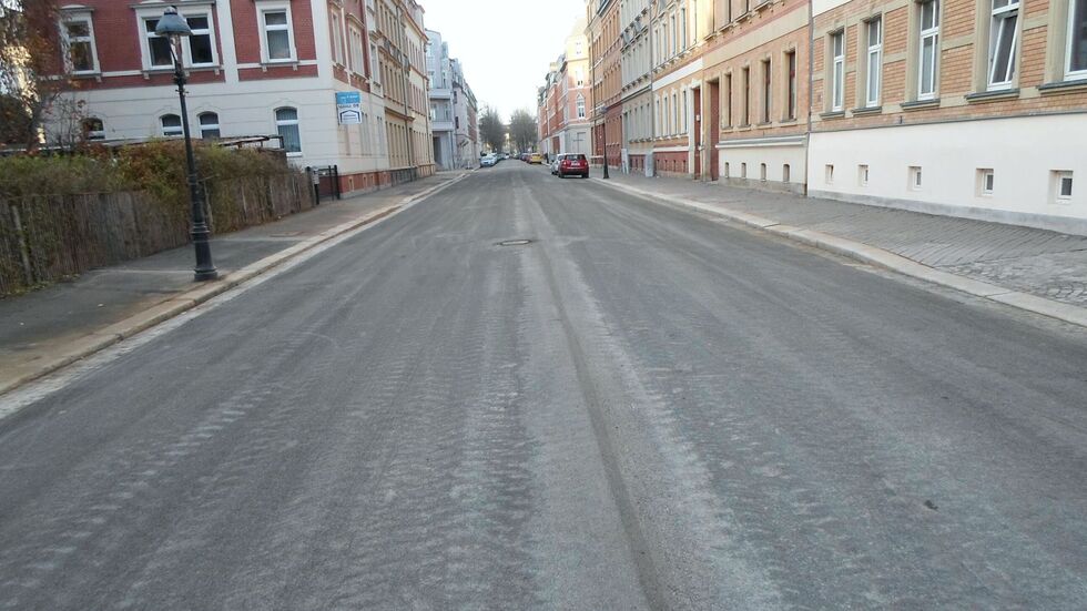 Der Abschnitt zwischen Clara-Zetkin-Straße und Friedrich-Engels-Straße ist wieder befahrbar.