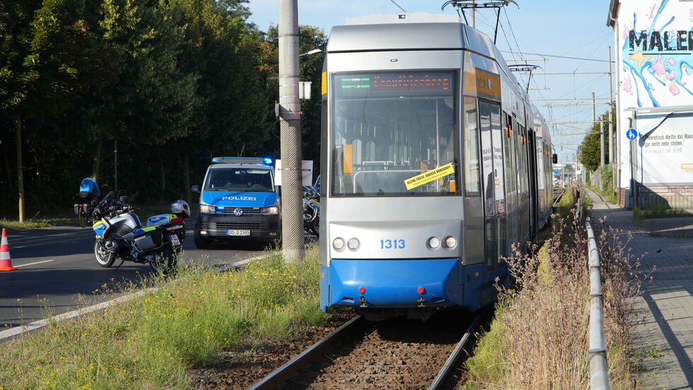 Die Unfallstelle am Dienstagmorgen in Taucha.