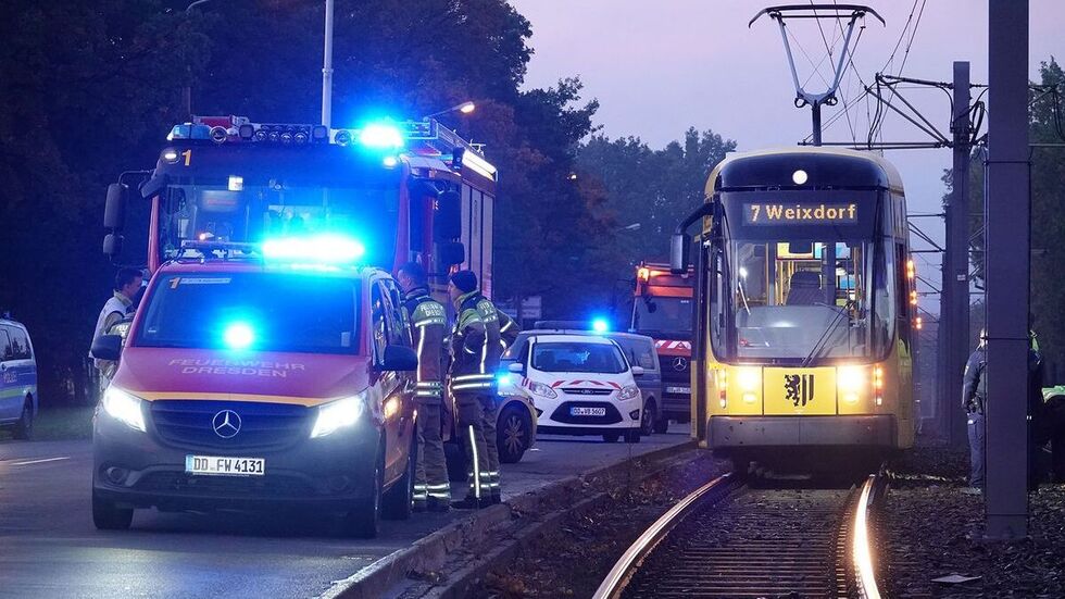 Der Unfallbereich am frühen Sonntagmorgen in Dresden.
