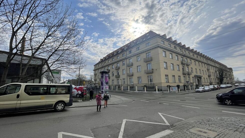 Eltern zweier nah gelegener Grundschulen sind um die Sicherheit ihrer Kinder besorgt.