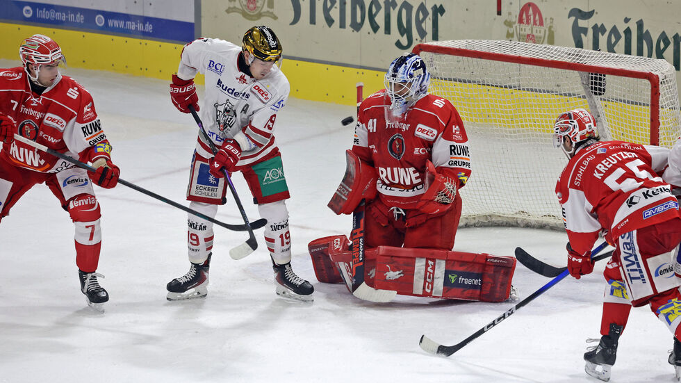 Kevin Reich (2.v.r.) hielt seinen Kasten sauber.