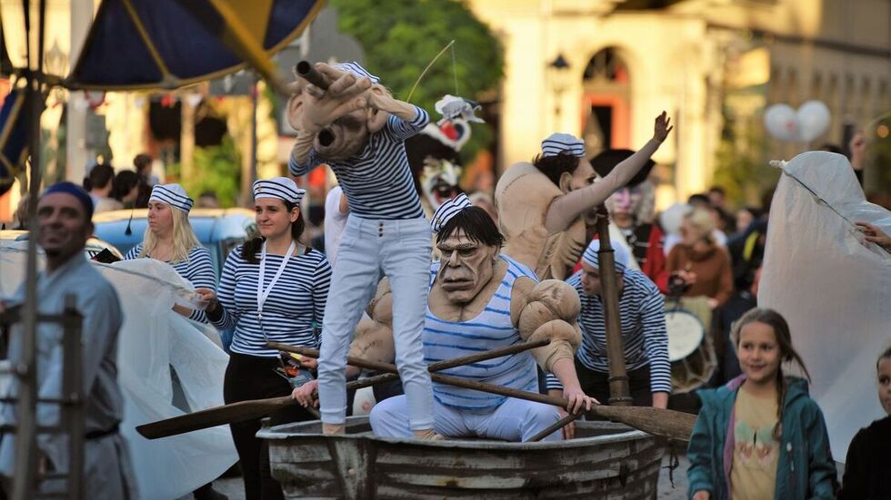 Mit einem Umzug durch die Innenstadt hatte das Puppentheaterfestival am Freitag begonnen. 
