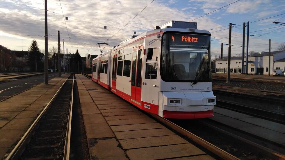 Ob mit Bus, Bahn, Auto oder Rad: Die TU Dresden will wissen, wie sich die Zwickauer und Zwickauerinnen fortbewegen.
