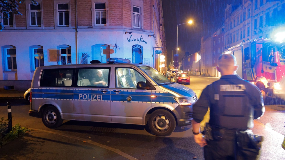 Polizei, Rettungskräfte und Feuerwehr waren auf dem Sonnenberg im Einsatz. Polizei, Rettungskräfte und Feuerwehr waren auf dem Sonnenberg im Einsatz.