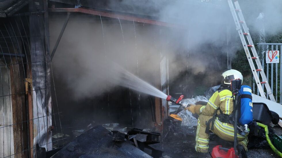 Die Feuerwehr am Einsatzort.