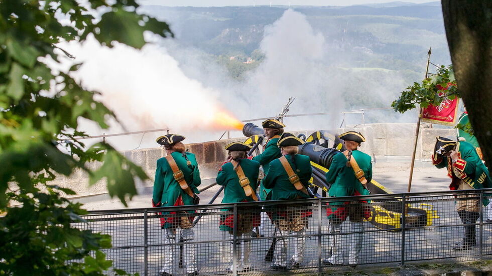 Das Spektakel auf der Festung Königstein lockt jährlich zahlreiche Besucher an. Das Spektakel auf der Festung Königstein lockt jährlich zahlreiche Besucher an.