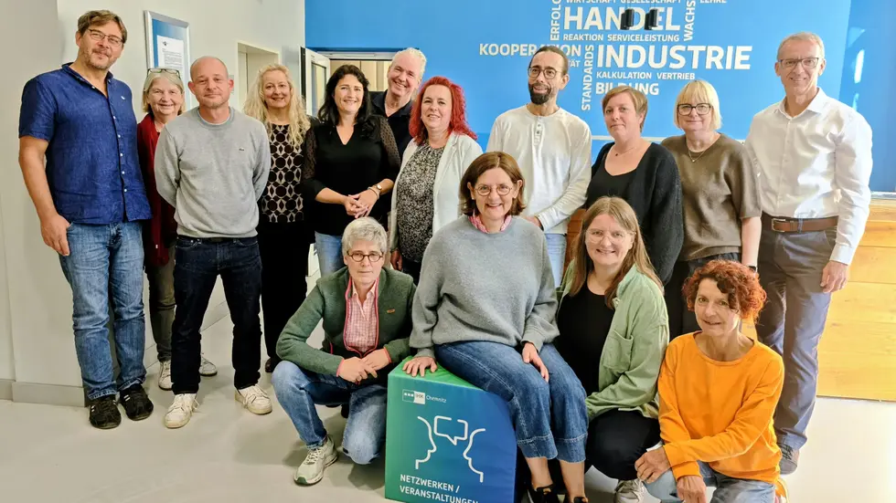 Die Händler kommen zweimal jährlich in wechselnden Städten zusammen. 
