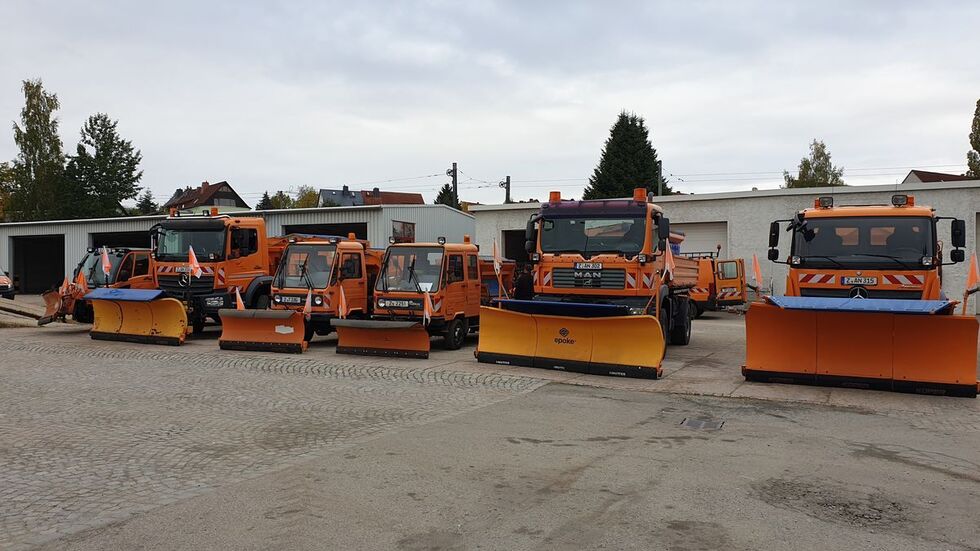 Im Bauhof stehen 16 Winterdienstfahrzeuge für den Einsatz bereit.