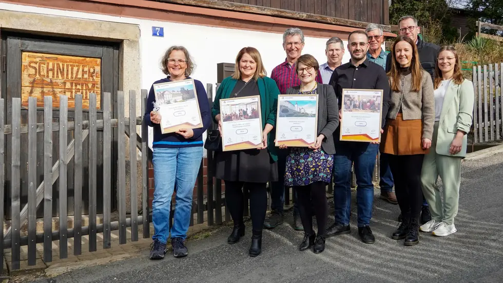 Symbolische Scheckübergabe war am Mittwoch im Vereinshaus der Planitzer Schnitzer. Symbolische Scheckübergabe war am Mittwoch im Vereinshaus der Planitzer Schnitzer.