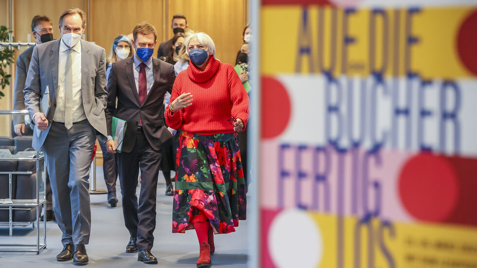 v.l.n.r: Oberbürgermeister Burkhard Jung, Sachsens Ministerpräsident Michael Kretschmer, Kulturstaatsministerin Claudia Roth