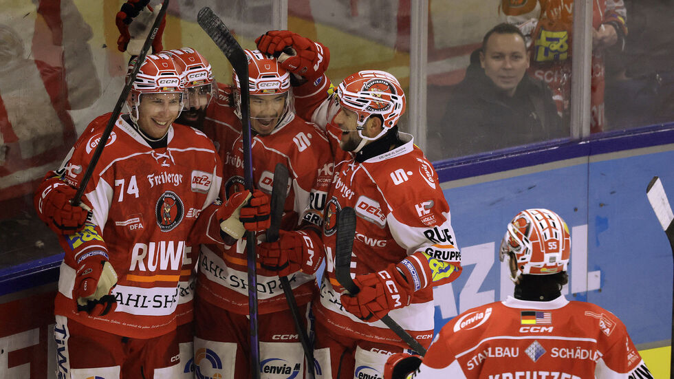 Jubel nach dem 3:0 Sieg für Crimmitschau.