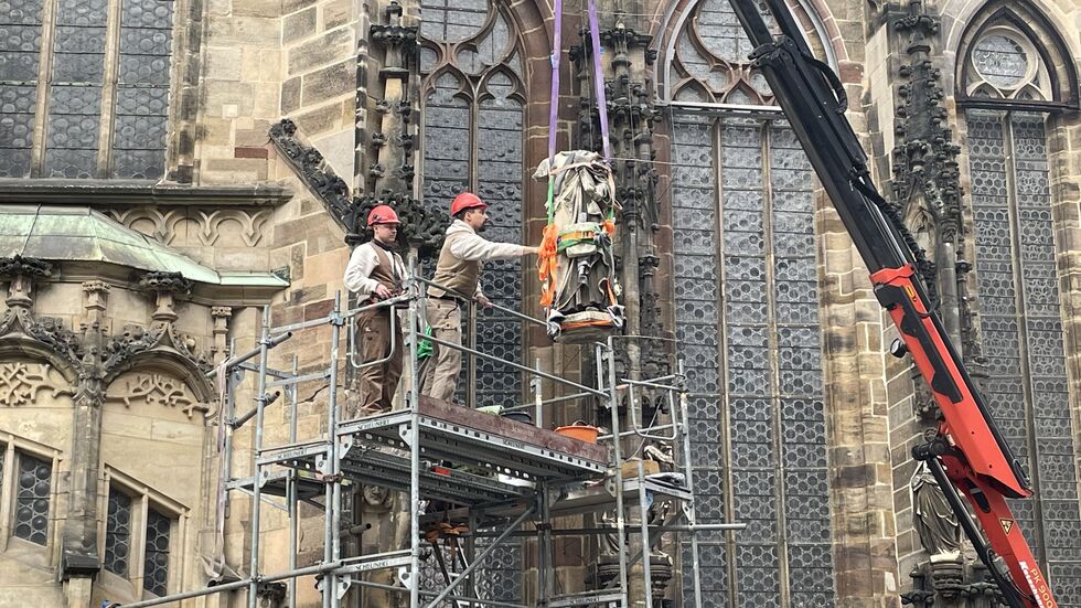 Petrus zwischen Himmel und Erde Petrus zwischen Himmel und Erde