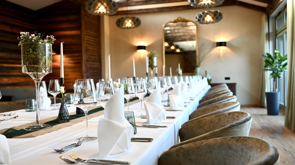 Ein großer Konferenzraum ist auch für Feierlichkeiten und Meetings außerhalb des Hotelbetriebes nutzbar Ein großer Konferenzraum ist auch für Feierlichkeiten und Meetings außerhalb des Hotelbetriebes nutzbar