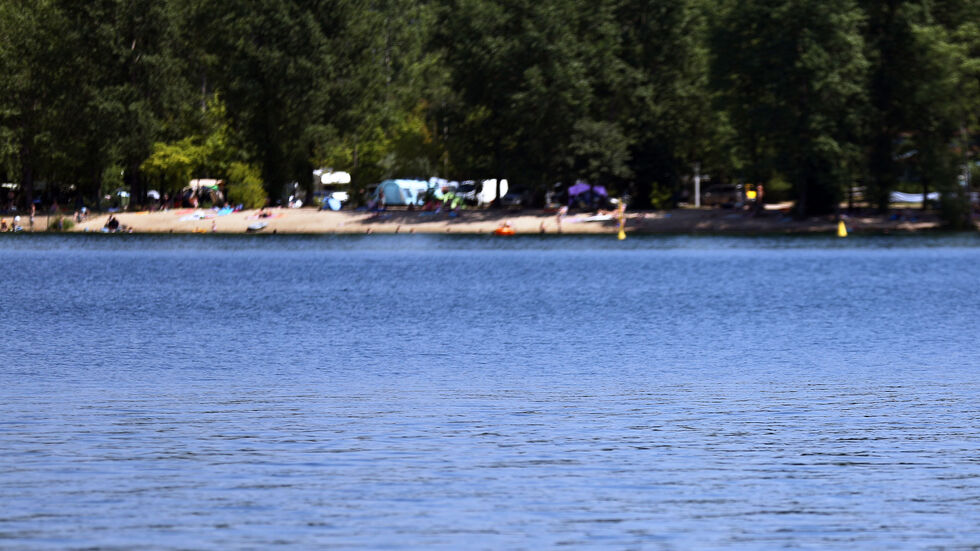 Der Überfall passierte am Kulkwitzer See auf dem Parkplatz des Aldi-Marktes in der Straße am See. (Symbolbild)
