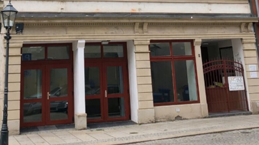 Hier wird das "Jupz" einziehen. Die Fassade wird restauriert, eine Leuchtwerbung ist vorgesehen.