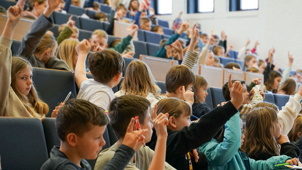 Impressionen von der letzten Kinderuni-Vorlesung am 17.1.2026.