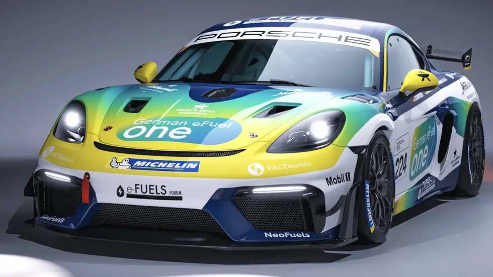 Beim Porsche Sports Cup Deutschland fährt jetzt auch ein Stück Chemnitz mit: Der synthetische Kraftstoff Racing eFuel98 von CAC Engineering kommt in Hockenheim zum Einsatz.