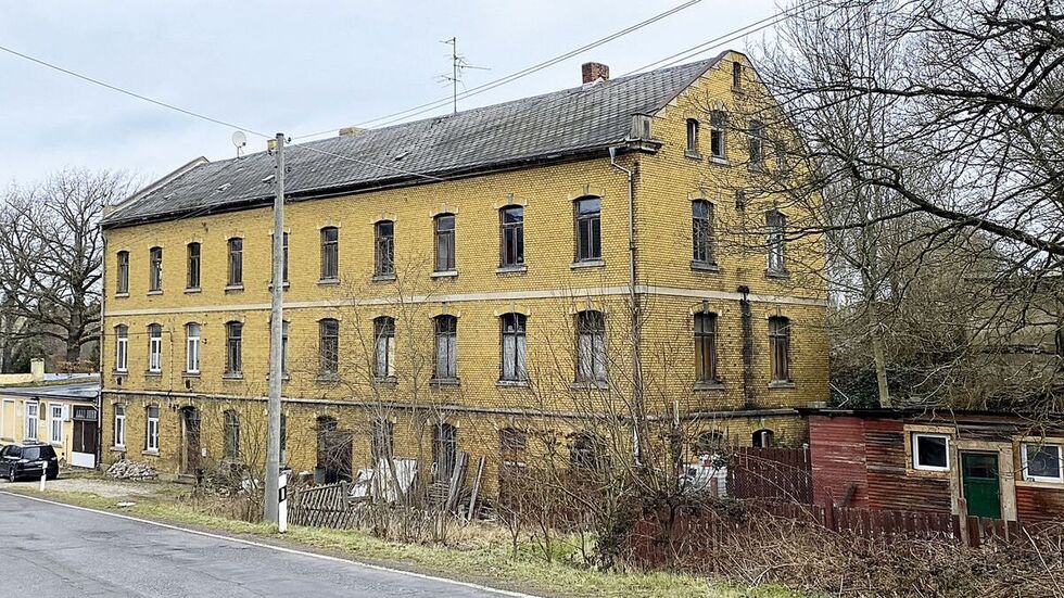 Die ehemalige Stickerei wurde für das Mindestgebot von 19.000 Euro verkauft.