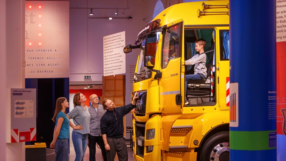 Einmal im Lkw sitzen und sich wie ein echter Trucker fühlen - das geht ab Freitag im Verkehrsmuseum