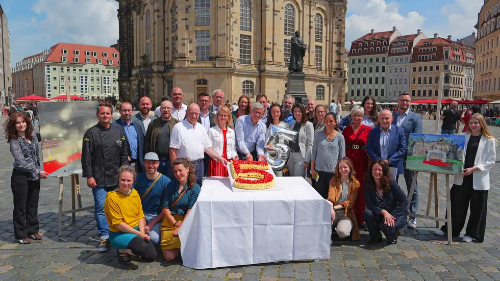 Der Palais Sommer feiert 5 Jahre am Dresdner Neumarkt Der Palais Sommer feiert 5 Jahre am Dresdner Neumarkt