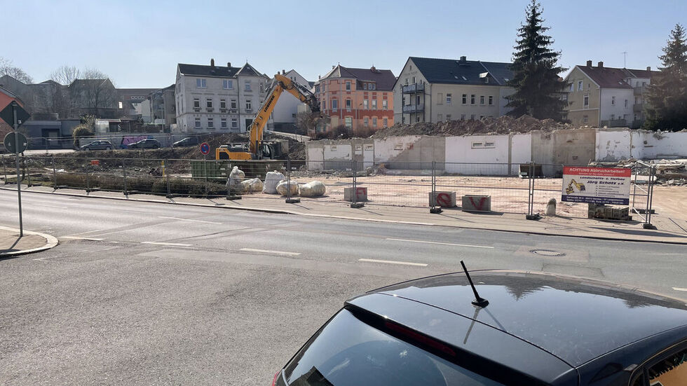 An der Fichtestraße laufen die letzten Abrissarbeiten.